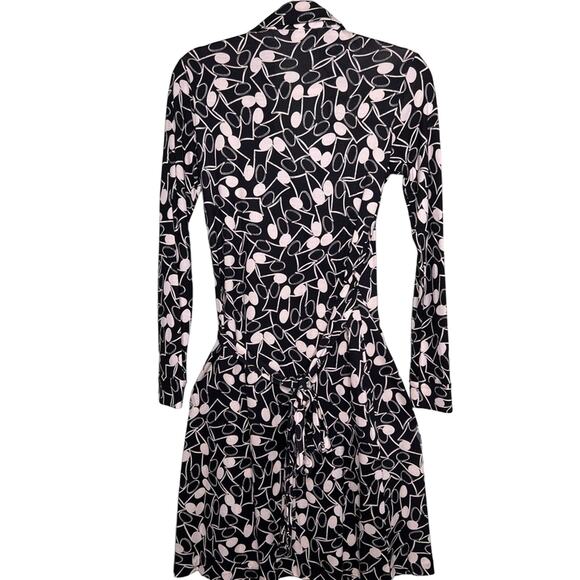 Diane von Furstenberg Black & White Squiggle Print Wrap Dress Size 2 - Picture 8 of 14